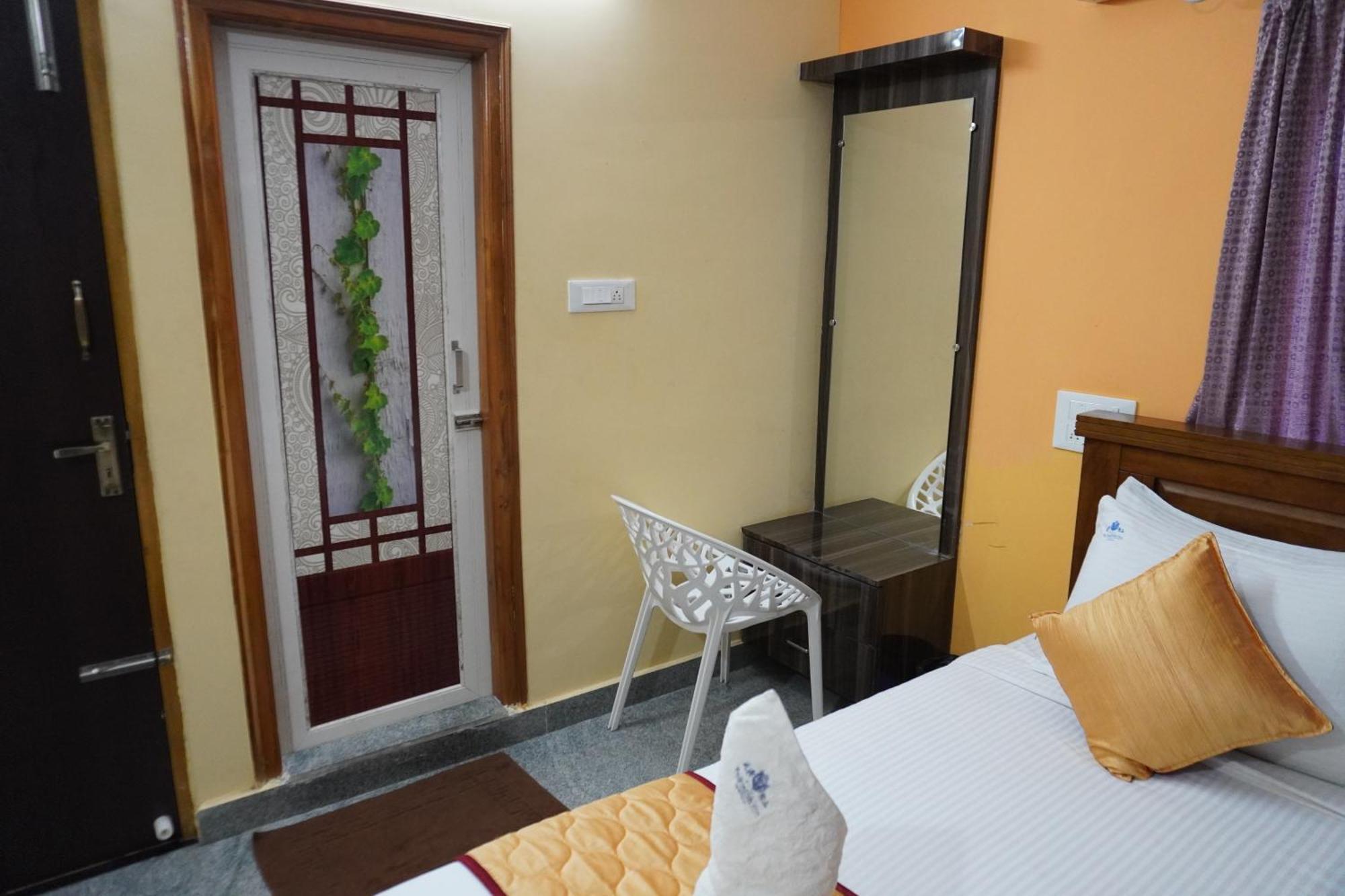 Tirumala Premium Home Stay Tirupati Esterno foto